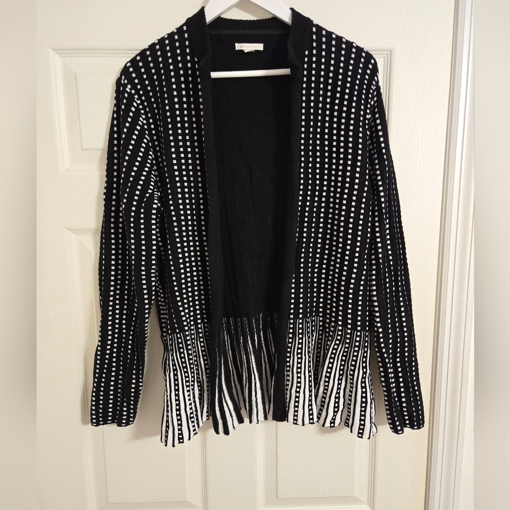 Cato black and white open front sweater size 18/20 W - Picture 7 of 10